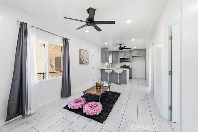 Detail Gallery Image 9 of 33 For 1118 E 77th, Los Angeles,  CA 90001 - 2 Beds | 1 Baths