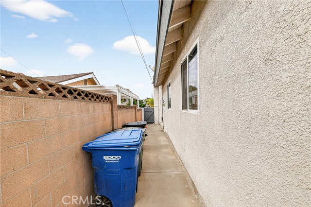 Image 42 of 53 For 13220 Fonseca Ave