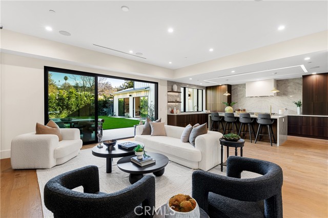 Detail Gallery Image 8 of 49 For 4018 Coldwater Canyon Ave, Studio City,  CA 91604 - 6 Beds | 6/1 Baths