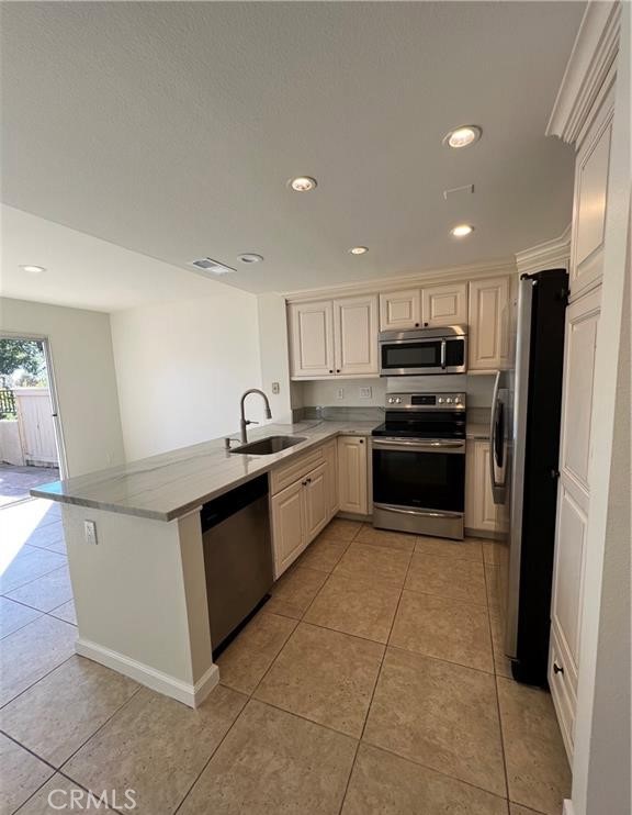 193 Stanford Court, Irvine CA: https://media.crmls.org/medias/a7e74669-9fb6-4f48-b6ec-8e5aaa5882ef.jpg