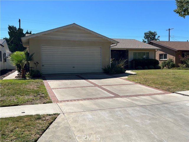 23437 Schoolcroft, West Hills CA: https://media.crmls.org/medias/a7e7477c-59aa-40bf-8838-8660694ecf0c.jpg
