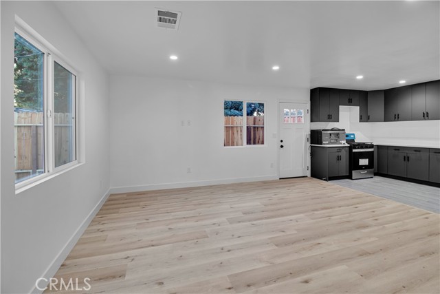 6513 San Miguel Street, Paramount CA: https://media.crmls.org/medias/a7e88581-fe10-414a-8e04-02ece5af0760.jpg