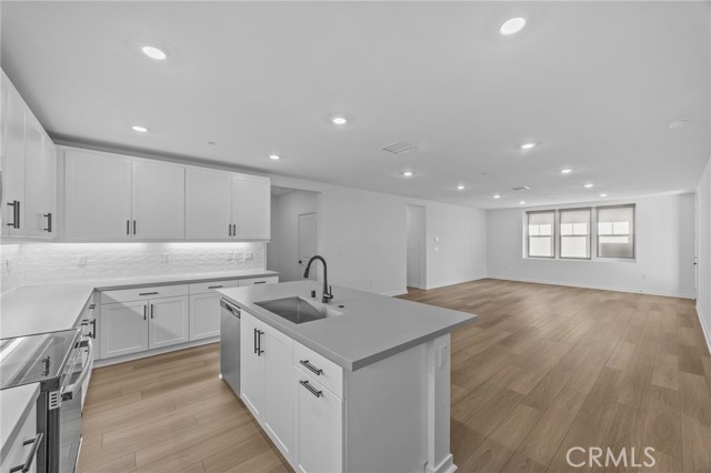 Detail Gallery Image 7 of 36 For 6137 Valentina Way #201,  Corona,  CA 92880 - 3 Beds | 2 Baths