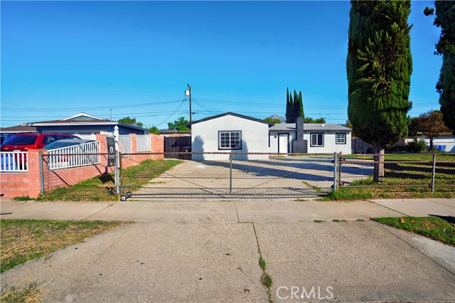 Detail Gallery Image 5 of 39 For 1381 E 5th, Ontario,  CA 91764 - 4 Beds | 1/1 Baths