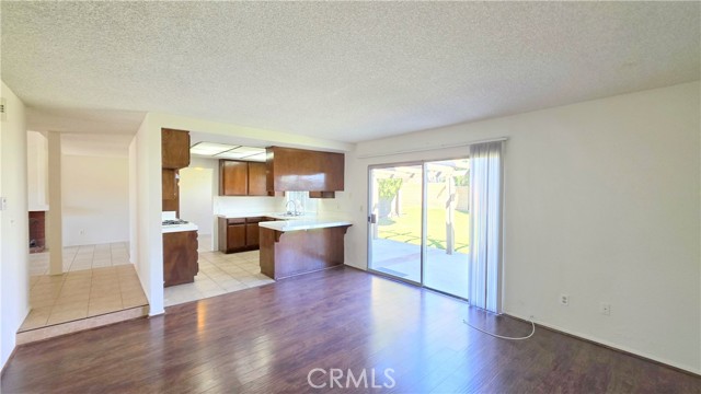 Detail Gallery Image 4 of 25 For 2731 S Cucamonga Ave, Ontario,  CA 91761 - 4 Beds | 2/1 Baths