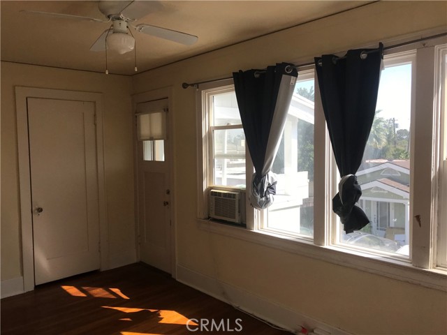 254 E Glenarm Street, Pasadena CA: https://media.crmls.org/medias/a7ea6576-7316-43d7-95df-f98825ee3a94.jpg