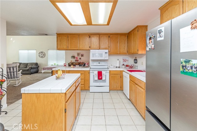 Detail Gallery Image 7 of 24 For 1151 Mazatlan, Merced,  CA 95348 - 5 Beds | 3 Baths