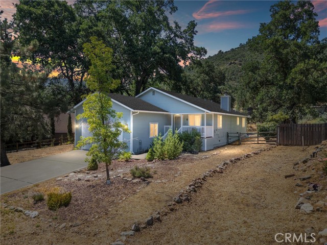 Detail Gallery Image 1 of 1 For 17851 Alps Dr, Tehachapi,  CA 93561 - 3 Beds | 2 Baths