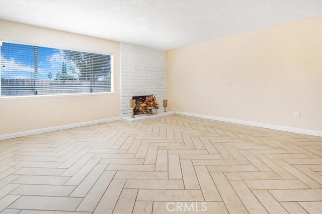 Detail Gallery Image 10 of 44 For 220 W Blaine St, Riverside,  CA 92507 - 5 Beds | 2 Baths