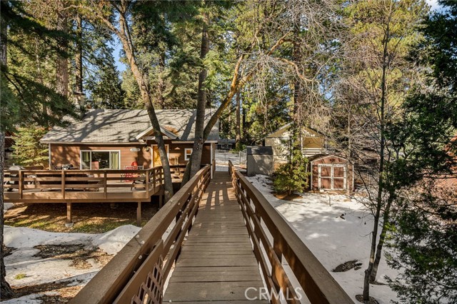 Detail Gallery Image 5 of 29 For 32135 West Dr, Running Springs,  CA 92382 - 2 Beds | 2 Baths