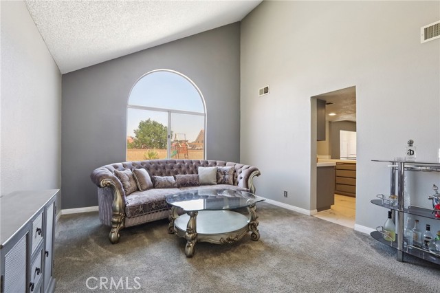 1725 Le Niche Lane, Lancaster CA: https://media.crmls.org/medias/a7ec3b4d-3556-4722-a43d-2dd810837f02.jpg