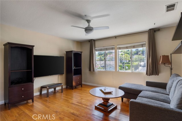 24633 Stagg St, West Hills CA: https://media.crmls.org/medias/a7ecc3bd-4bff-4f05-a187-135656100d66.jpg