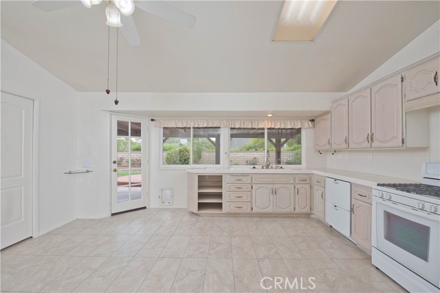 Detail Gallery Image 15 of 32 For 27820 Wakefield, Castaic,  CA 91384 - 3 Beds | 2 Baths