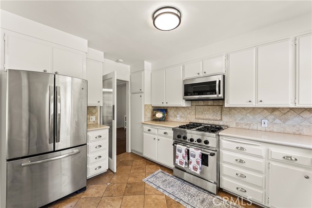 Detail Gallery Image 16 of 39 For 2205 Las Lunas St, Pasadena,  CA 91107 - 3 Beds | 2 Baths