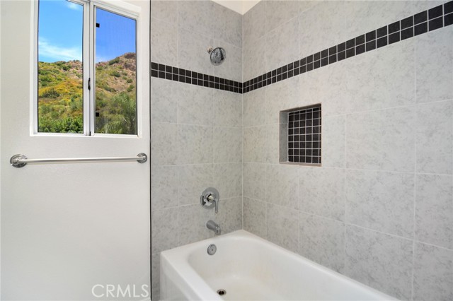 Detail Gallery Image 24 of 35 For 29831 Vista Del Arroyo, Agoura Hills,  CA 91301 - 4 Beds | 3 Baths