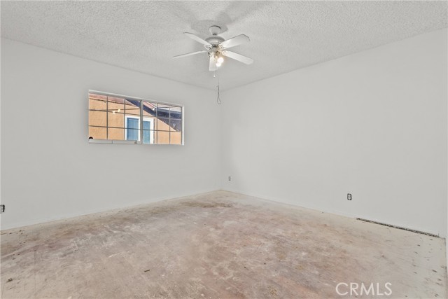 Detail Gallery Image 23 of 58 For 12924 Sproule, Sylmar,  CA 91342 - 4 Beds | 3 Baths