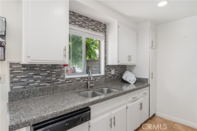 14802 Newport Avenue, Tustin CA: https://media.crmls.org/medias/a7efac0c-d10e-4daa-9469-f8339ae41edc.jpg