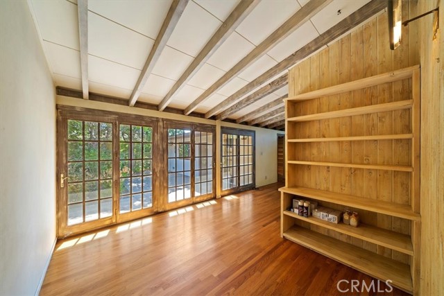 901 E Walnut Avenue, Glendora CA: https://media.crmls.org/medias/a7eff3e3-2a92-452c-a9bd-961122fadba8.jpg