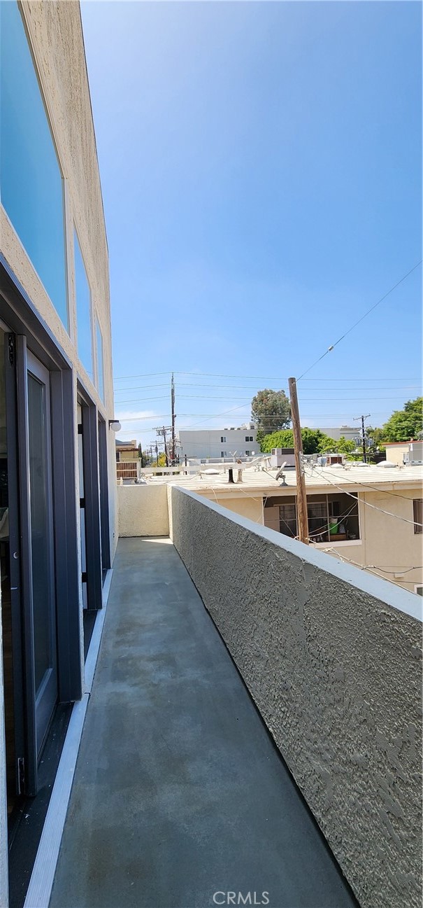 Detail Gallery Image 14 of 57 For 11845 Mayfield Ave #303,  Los Angeles,  CA 90049 - 2 Beds | 2/1 Baths