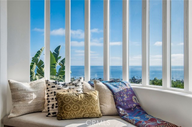 Detail Gallery Image 20 of 42 For 825 Coast View Dr, Laguna Beach,  CA 92651 - 3 Beds | 3/1 Baths