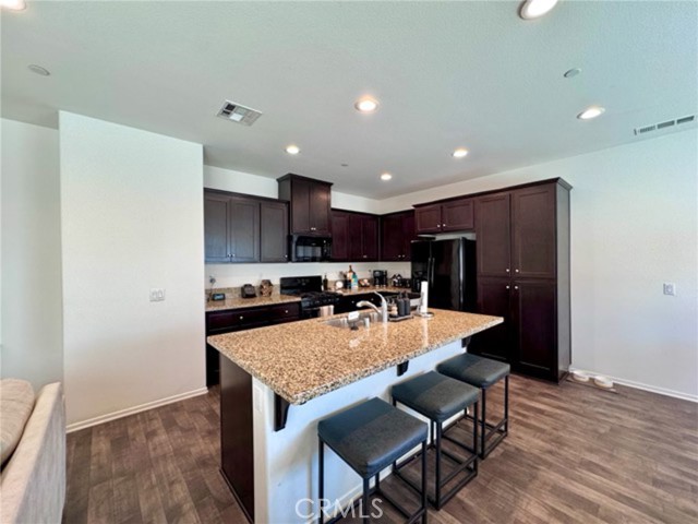 Detail Gallery Image 12 of 51 For 24325 Bay Laurel Ave, Murrieta,  CA 92562 - 3 Beds | 2/1 Baths