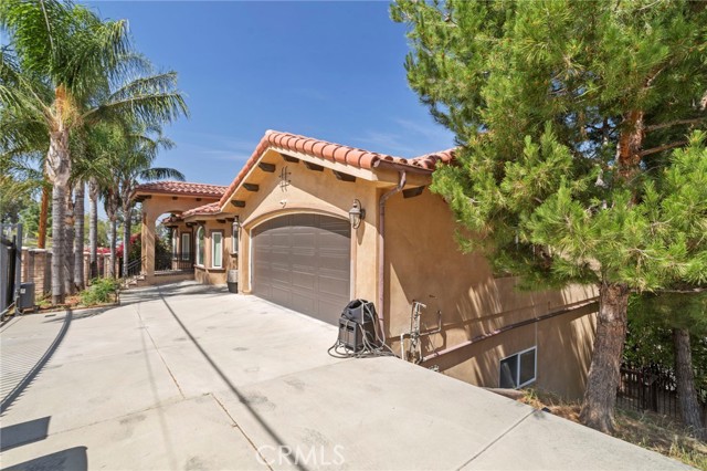 Detail Gallery Image 3 of 41 For 9369 Hillrose, Sunland,  CA 91040 - 4 Beds | 4 Baths