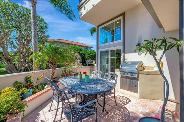 19325 Peachtree Lane, Huntington Beach CA: https://media.crmls.org/medias/a7f2fc8e-3924-4ce8-894b-0d4fcb2654ab.jpg