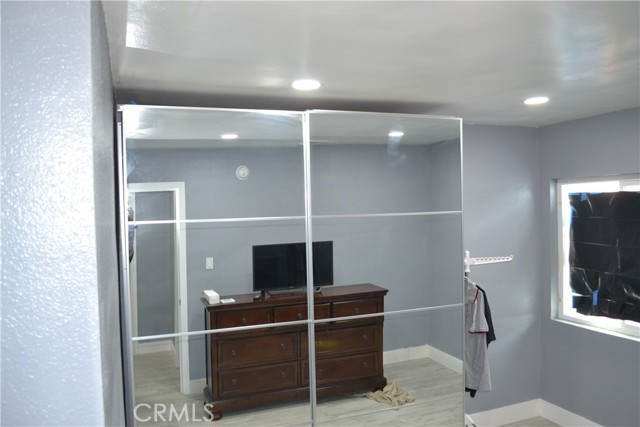 11068 Penrose, Sun Valley CA: https://media.crmls.org/medias/a7f38cd6-1448-4279-a250-d0843d5c8968.jpg