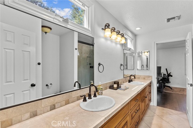 26675 MacMillan Ranch Road, Canyon Country CA: https://media.crmls.org/medias/a7f4f19d-3643-4c7d-9ed1-588987483756.jpg