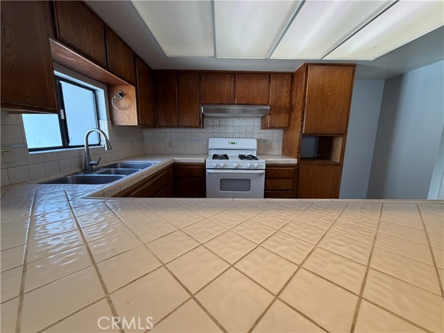 Detail Gallery Image 9 of 24 For 228 E Culver, Orange,  CA 92866 - 3 Beds | 1/1 Baths