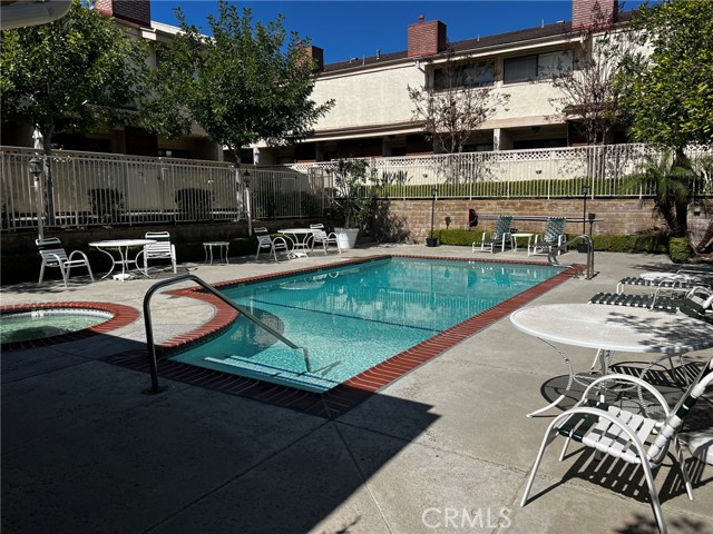 Detail Gallery Image 36 of 40 For 19451 Sherman Way #501,  Reseda,  CA 91335 - 3 Beds | 2/1 Baths