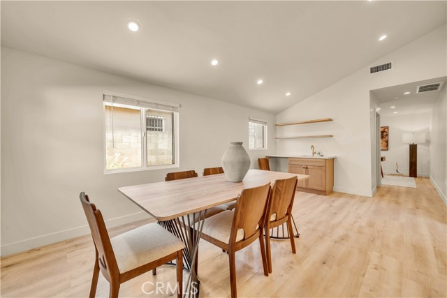 6 Bed Home for Sale in Van Nuys, California