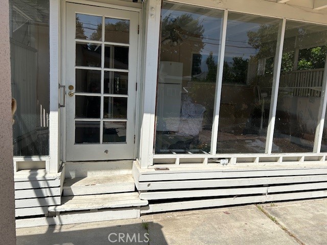 602 N Griffith Park Drive, Burbank CA: https://media.crmls.org/medias/a7f6f166-292e-43f9-87d3-d67a712f5211.jpg