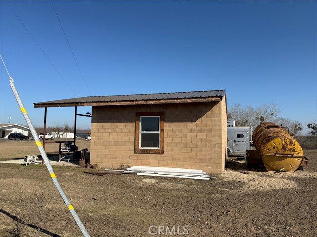 Detail Gallery Image 10 of 70 For 25565 Road 13, Chowchilla,  CA 93610 - 4 Beds | 3 Baths