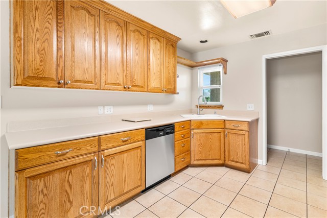 Detail Gallery Image 2 of 34 For 8734 Ouida Dr, Riverside,  CA 92503 - 4 Beds | 2 Baths