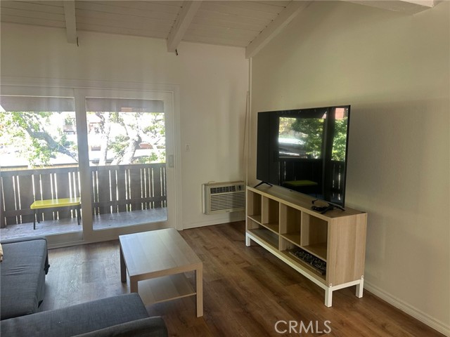 Detail Gallery Image 4 of 36 For 1000 W Macarthur Bld #100,  Santa Ana,  CA 92707 - 1 Beds | 1 Baths