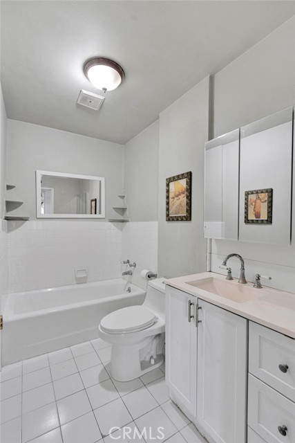 10125 Annetta Ave., South Gate CA: https://media.crmls.org/medias/a7f80716-625c-4de3-ba30-439ed756cd59.jpg