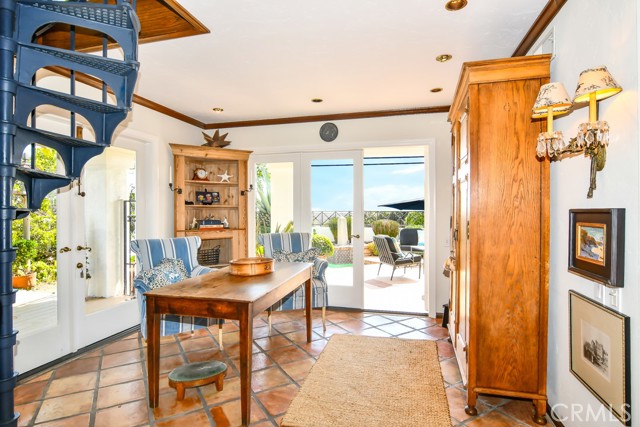 Detail Gallery Image 5 of 33 For 1 Beachcomber Dr, Corona Del Mar,  CA 92625 - 2 Beds | 2/1 Baths