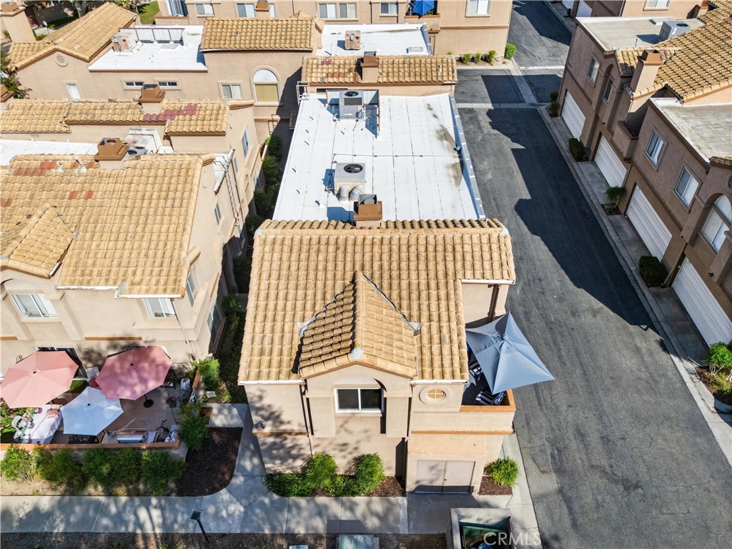 https://media.crmls.org/medias/a7f9a43c-6bc5-485b-a69d-b8da65294a59.jpg?preset=X-Large