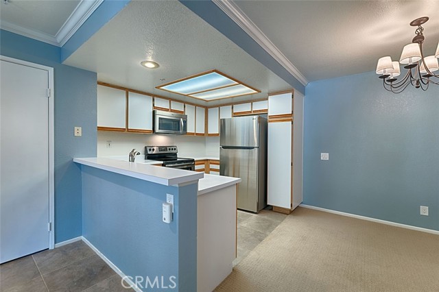 Detail Gallery Image 13 of 49 For 215 S Cross Creek Rd #E,  Orange,  CA 92869 - 1 Beds | 1 Baths