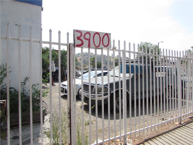 Image 21 of 50 For 3900 Figueroa