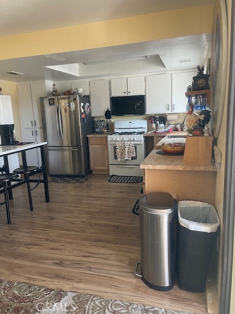 Detail Gallery Image 7 of 25 For 13395 Driftwood Dr, Victorville,  CA 92395 - 3 Beds | 2 Baths