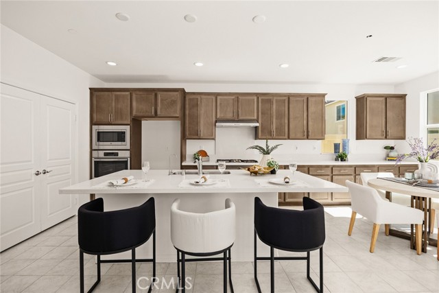 16114 Almond Avenue, Chino CA: https://media.crmls.org/medias/a7fc4758-acd4-4c62-896f-19fb39584637.jpg