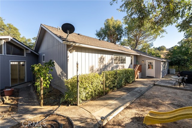 7025 San Gabriel Road, Atascadero CA: https://media.crmls.org/medias/a7fc8bf5-175e-4c4c-b370-3818b4885206.jpg