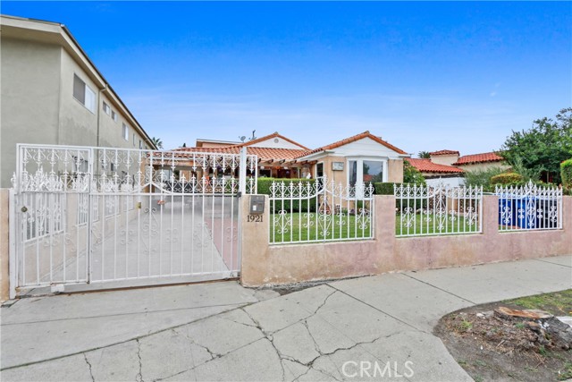 Detail Gallery Image 2 of 34 For 1921 Chariton St, Los Angeles,  CA 90034 - – Beds | – Baths