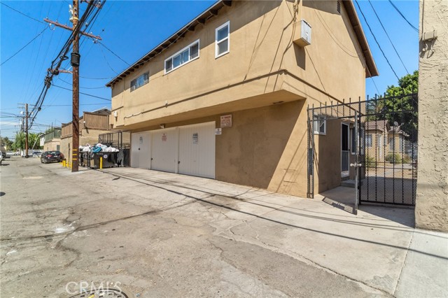 841 Cherry Avenue, Long Beach CA: https://media.crmls.org/medias/a7fcc116-0bab-4751-8415-1fb5f7d359c4.jpg