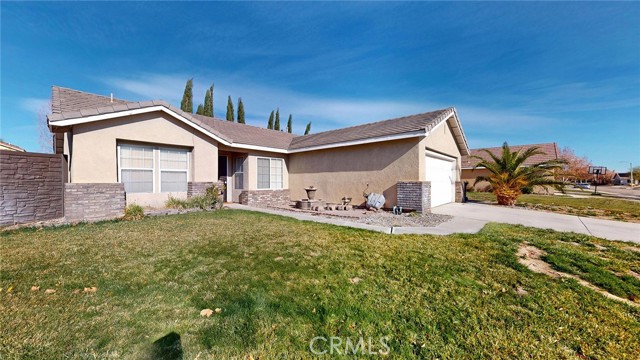 Detail Gallery Image 2 of 39 For 6157 W Avenue J4, Lancaster,  CA 93536 - 3 Beds | 2 Baths