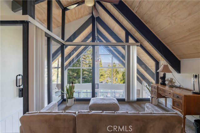 553 Pioneer Road, Lake Arrowhead CA: https://media.crmls.org/medias/a7fd0774-ef04-4d1e-9fb4-f98e14a42f7f.jpg