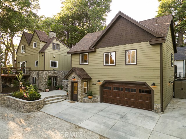 243 Manzanita Drive, Lake Arrowhead CA: https://media.crmls.org/medias/a7fe6e61-c667-4ee2-9ee0-4f129047ae21.jpg