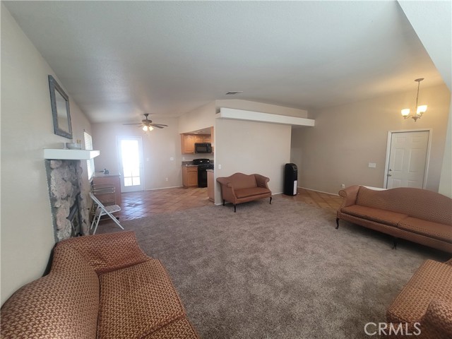 26969 Lakeview Drive, Helendale CA: https://media.crmls.org/medias/a7fe9234-d729-4e63-b7b0-22f3c893a87b.jpg